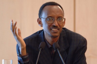 President Paul Kagame addresses journalists at Urgwiro Village.