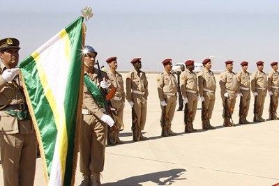 (Photo d'archives) - La garde présidentielle libyenne lors de la réception d'un chef d'Etat africain à l'aéroport de Tripoli.
