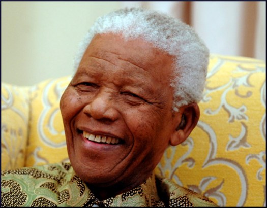L'ancien président sud-africain Nelson Mandela est décédé jeudi à l'âge de 95 ans.L'archeveque Desmond Tutu lui rend ici un vibrant hommage et retrace ainsi la vie de Madiba qui s'est illustré pour son combat contre l'apartheid, la politique de ségrégation raciale, dont ont été victimes les Noirs en Afrique du Sud, pendant plusieurs décennies.