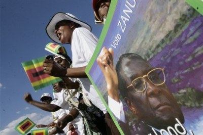 Supporters of President Mugabe's Zanu-PF party.