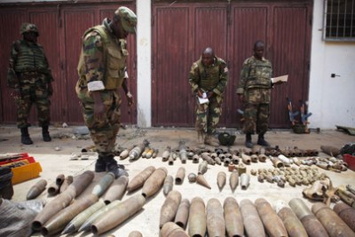 (Photo d'archives) -  Des armes récupérées par la Mission de l'Union africaine en Somalie (AMISOM)
