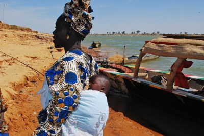 les Bozo sont un peuple de pécheurs pauvres nomadisant le long du Niger.