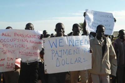 South Sudanese workers strike (file photo)