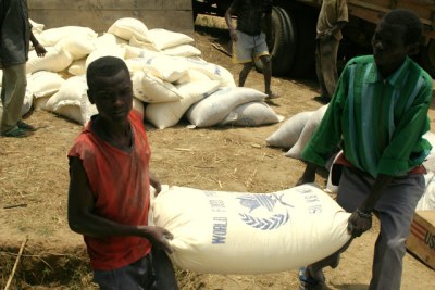 Photo d'archives - Distribution alimentaire du PAM en RDC en 2003