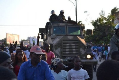 Véhicule blindé de la police anti-émeute de Quelimane qui a tenté d'intimider les électeurs de Quelimane (photo d'archives)