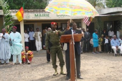Le ministre camerounais des Enseignements secondaires, Louis Bapès Bapès à Douala III.