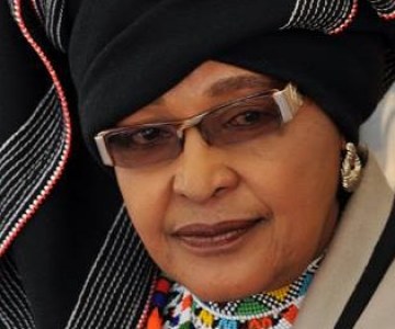 All Black And a Doek In Honour of Iconic Winnie Madikizela-Mandela #AllBlackWithaDoek #AllBlackWithDoek
