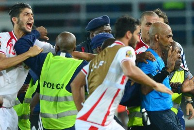 (Photo d'archives) - Un arbitre africain grondé par l'équipe tunisienne de football qui conteste ses décisions