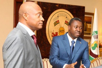 Jean Pierre Fabre (à gauche) leader de l'opposition et le président Faure du Togo