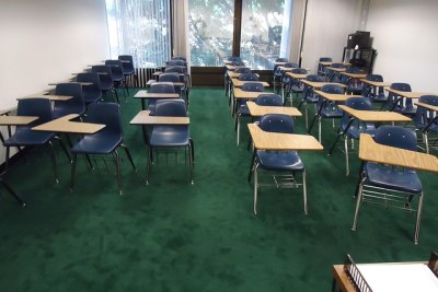 Empty classroom (file photo).