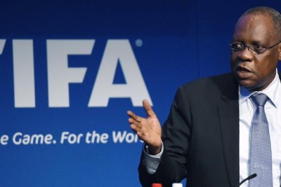 Issa Hayatou, président par intérim de la FIFA, par ailleurs président de la Confédération africaine de football (CAF),