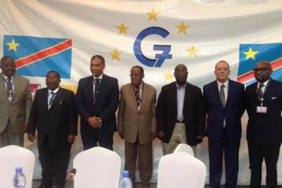 Les leaders du G7 lors de la signature de l'acte constitutif de leur plateforme politique à Kinshasa