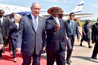 Israel Prime Minister Benjamin Netanyahu with Uganda President Museveni at Entebbe.