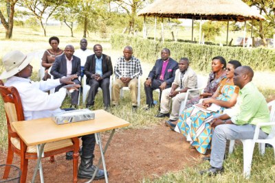 President Museveni, (Left) meets political and religious leaders from Kasese District led by the Leader of the Opposition in Parliament, Ms Winnie Kiiza (3rd Right), on Wednesday.