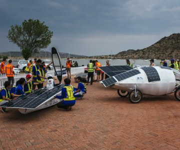 Racing the Sun - South Africa, International Teams Take the Sasol Solar Challenge