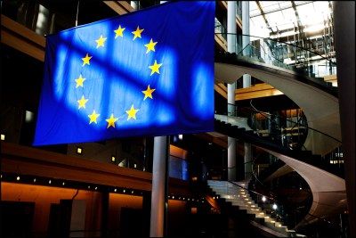 Le drapeau de l'Union européenne au Parlement européen à Strasbourg