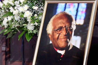 Archbishop Desmond Tutu wanted a simple funeral. The only flowers in St. George's Cathedral in Cape Town were carnations from his family.