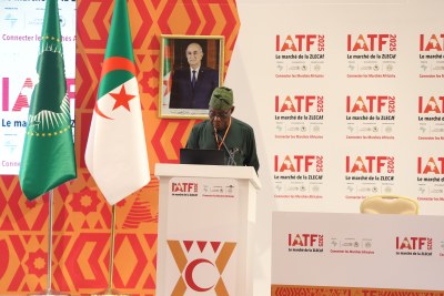 Son Excellence Monsieur Olesegun Obasanjo, ancien Président du Nigéria et Président du Conseil consultatif de la Foire commerciale intra-africaine à la cérémonie de signature de la Convention d’Accueil du Salon Intra-Africain 2025 (IATF - Intra-African Trade Fair 2025) qui s’est tenue ce lundi 15 Avril à Alger.